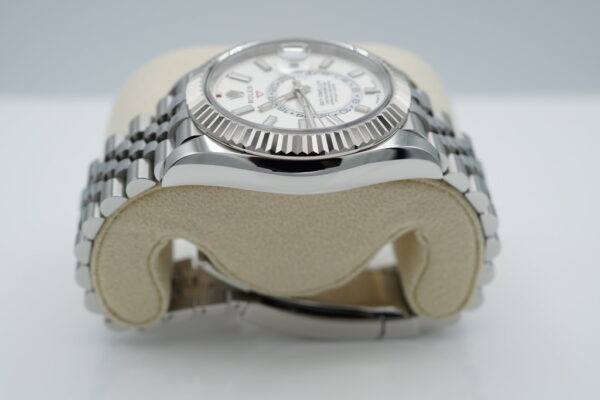 Rolex 336934 SKY-DWELLER WHITE DIAL JUBILEE BAND 2023 WARRANTY FULL SET - Image 3