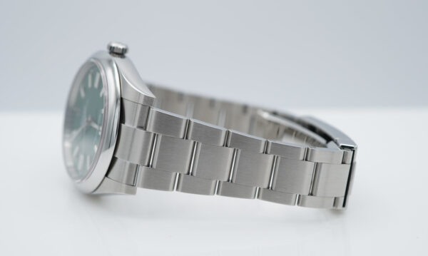 Rolex 124300 OYSTER PERPETUAL 41 GREEN DIAL 2021 WARRANTY COMPLETE SET - Image 5