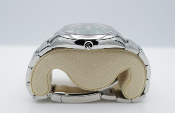 Rolex 124300 OYSTER PERPETUAL 41 GREEN DIAL 2021 WARRANTY COMPLETE SET - Image 3