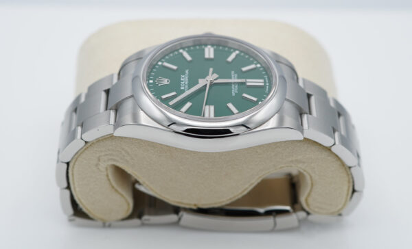 Rolex 124300 OYSTER PERPETUAL 41 GREEN DIAL 2021 WARRANTY COMPLETE SET - Image 4