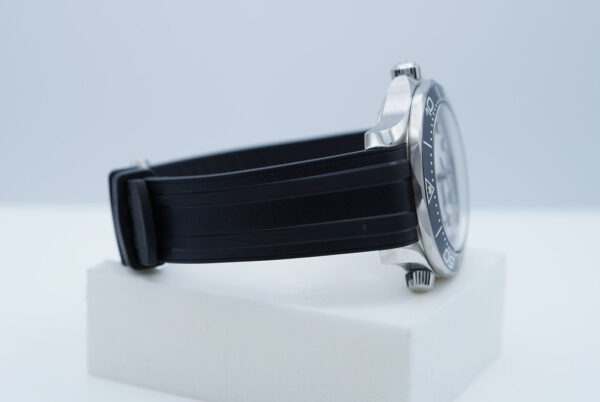 Omega SEAMASTER DIVER 300M WHITE WAVE DIAL RUBBER STRAP 2022 FULL SET - Image 6