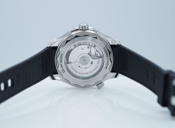 Omega SEAMASTER DIVER 300M WHITE WAVE DIAL RUBBER STRAP 2022 FULL SET - Image 8
