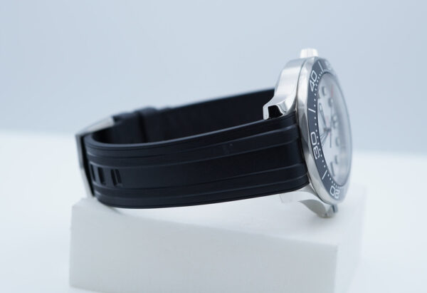 Omega SEAMASTER DIVER 300M WHITE WAVE DIAL RUBBER STRAP 2022 FULL SET - Image 5