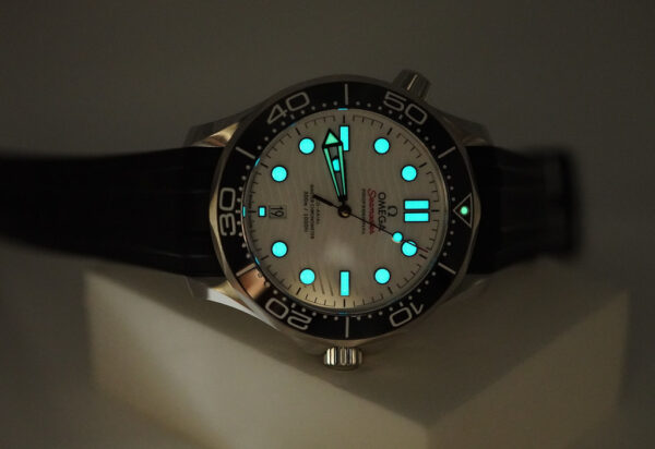 Omega SEAMASTER DIVER 300M WHITE WAVE DIAL RUBBER STRAP 2022 FULL SET - Image 11