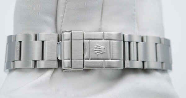 Rolex 16570 EXPLORER II 40MM POLAR CREAM TRITIUM DIAL LUG HOLES BOXES PAPERS - Image 8