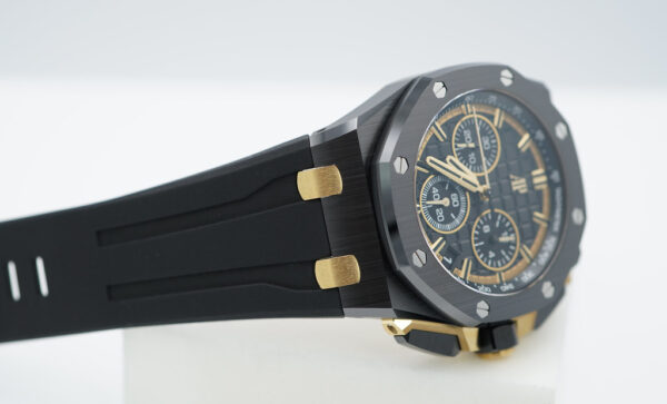 BRAND NEW Audemars PIGUET ROYAL OAK OFFSHORE 26420CE CERAMIC YELLOW GOLD 43MM NEW MODEL FULL SET - Image 5