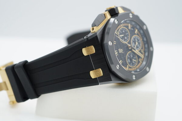 BRAND NEW Audemars PIGUET ROYAL OAK OFFSHORE 26420CE CERAMIC YELLOW GOLD 43MM NEW MODEL FULL SET - Image 6