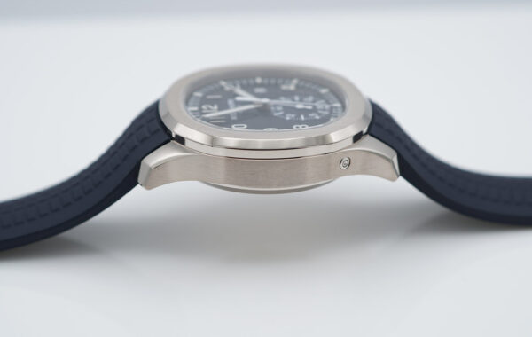 NEW Patek PHILIPPE 5968G AQUANAUT CHRONOGRAPH 18K WHITE GOLD BLUE DIAL FULL SET - Image 4