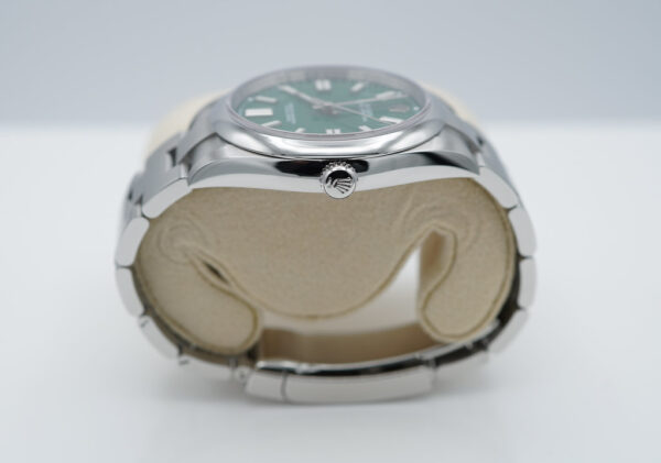 Rolex 124300 OYSTER PERPETUAL 41 GREEN DIAL 2023 WARRANTY COMPLETE SET - Image 3
