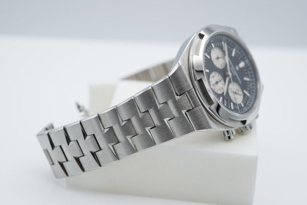 Vacheron CONSTANTIN OVERSEAS CHRONOGRAPH 5500V BLACK DIAL 2023 FULL SET - Image 5