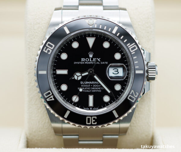 Rolex 126610LN SUBMARINER DATE 41 NEW MODEL 2021 WARRANTY COMPLETE SET
