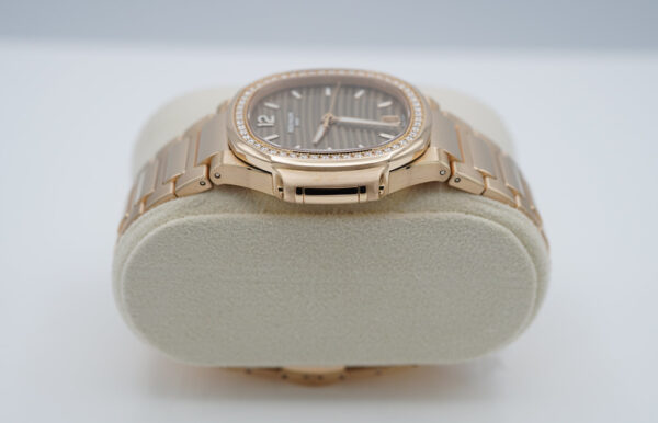 Patek PHILIPPE 7118/1200R NAUTILUS 18K ROSE GOLD DIAMOND BEZEL 2021 FULL SET - Image 4