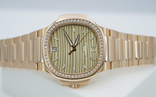 Patek PHILIPPE 7118/1200R NAUTILUS 18K ROSE GOLD DIAMOND BEZEL 2021 FULL SET - Image 10
