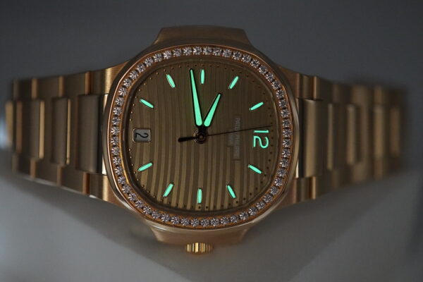 Patek PHILIPPE 7118/1200R NAUTILUS 18K ROSE GOLD DIAMOND BEZEL 2021 FULL SET - Image 12