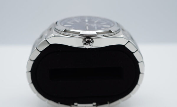 Vacheron CONSTANTIN OVERSEAS 4500V STAINLESS STEEL BLUE DIAL 2021 WARRANTY FULL SET - Image 3