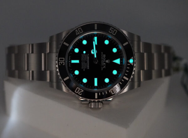 NEW Rolex 124060 SUBMARINER NO DATE 41MM 2023 WARRANTY COMPLETE SET - Image 11