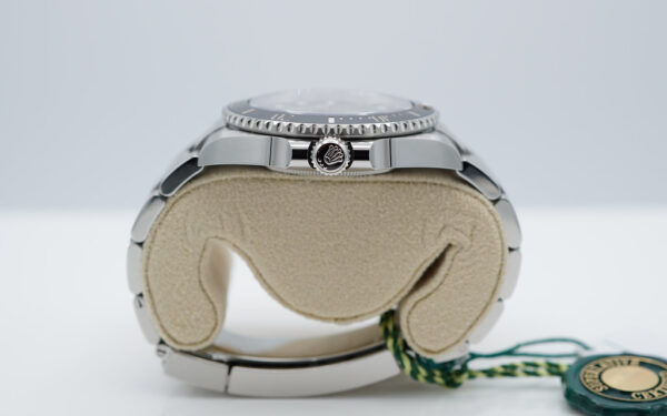 NEW Rolex 124060 SUBMARINER NO DATE 41MM 2023 WARRANTY COMPLETE SET - Image 3