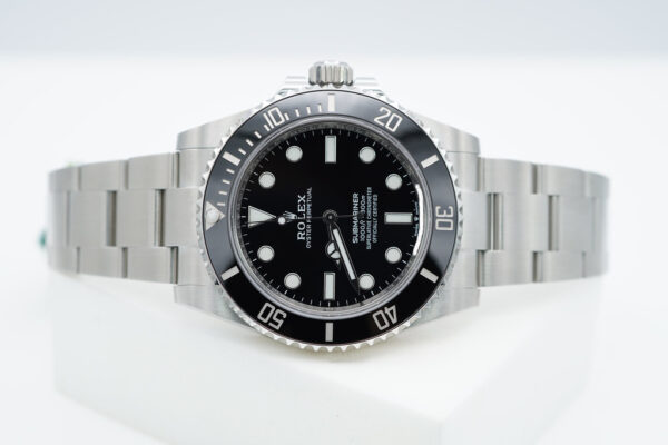 NEW Rolex 124060 SUBMARINER NO DATE 41MM 2023 WARRANTY COMPLETE SET - Image 10