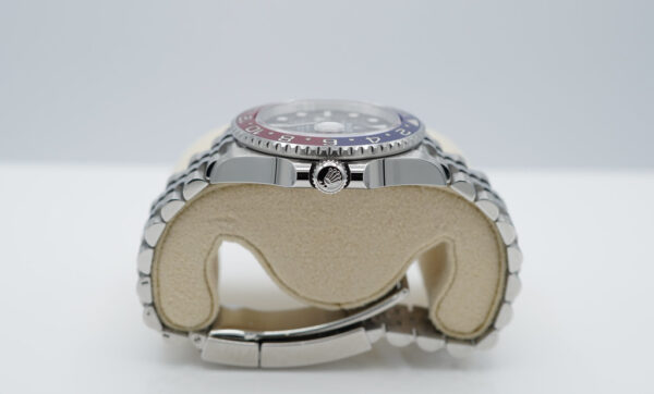Rolex 126710BLRO PEPSI GMT MASTER II RED BLUE BEZEL JUBILEE 2023 FULL SET - Image 3