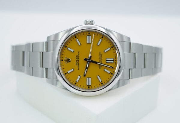 Rolex 124300 OYSTER PERPETUAL YELLOW DIAL 41MM 2021 COMPLETE SET - Image 9
