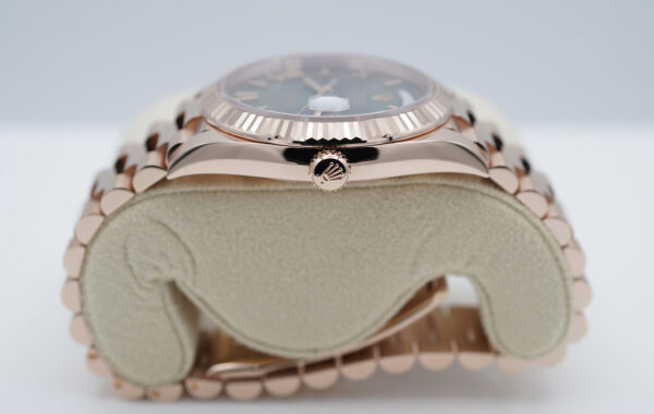 Rolex 228235 DAY DATE 40 ROSE GOLD OLIVE GREEN ROMAN DIAL 2023 COMPLETE SET - Image 3