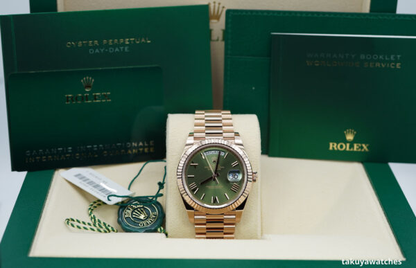 Rolex 228235 DAY DATE 40 ROSE GOLD OLIVE GREEN ROMAN DIAL 2023 COMPLETE SET - Image 2
