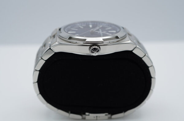 Vacheron CONSTANTIN OVERSEAS 4500V STAINLESS STEEL BLUE DIAL 2021 WARRANTY - Image 3