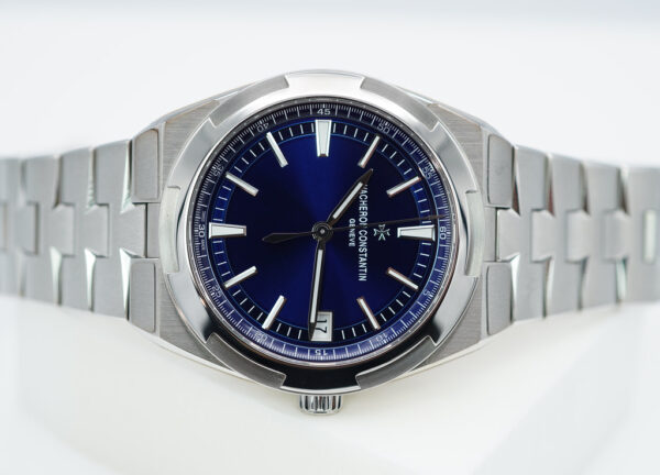 Vacheron CONSTANTIN OVERSEAS 4500V STAINLESS STEEL BLUE DIAL 2021 WARRANTY - Image 9