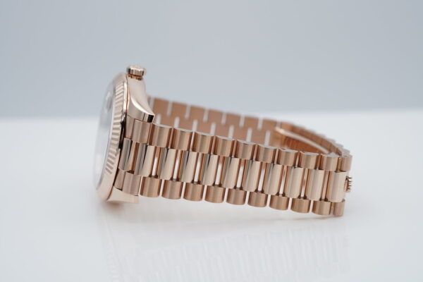 Rolex 228235 DAY DATE 40 ROSE GOLD OLIVE GREEN ROMAN DIAL 2023 COMPLETE SET - Image 5
