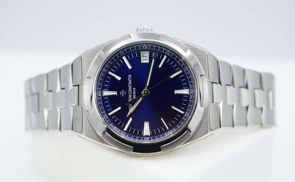 Vacheron CONSTANTIN OVERSEAS 4500V STAINLESS STEEL BLUE DIAL 2021 WARRANTY - Image 10