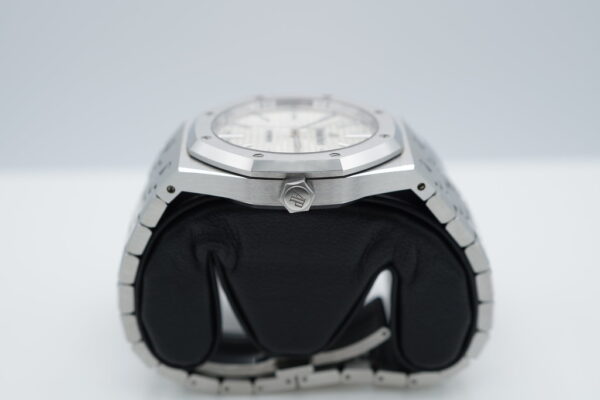 Audemars PIGUET 15400ST ROYAL OAK STAINLESS STEEL WHITE DIAL 41MM 2018 FULL SET - Image 3