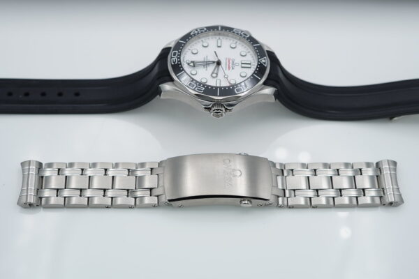 Omega SEAMASTER DIVER 300M WHITE WAVE DIAL BRACELET RUBBER STRAP FULL SET - Image 9