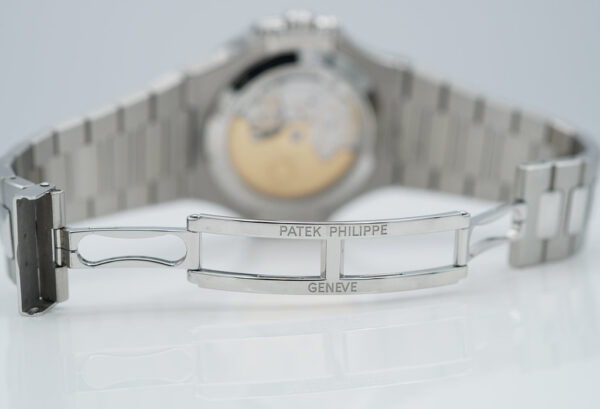 Patek PHILIPPE 5726/1A NAUTILUS ANNUAL CALENDAR MOONPHASE BLUE DIAL FULL SET - Image 7