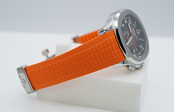Patek PHILIPPE 5968A AQUANAUT CHRONOGRAPH BLACK ORANGE DIAL 42MM 2023 FULL SET - Image 5