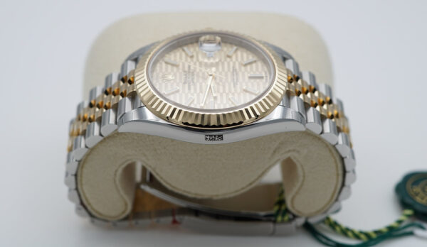 BRAND NEW Rolex 126333 DATEJUST 41 GOLD STEEL CHAMPAGNE MOTIF DIAL JUBILEE 2023 FULL SET - Image 4