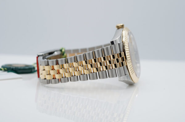 BRAND NEW Rolex 126333 DATEJUST 41 GOLD STEEL CHAMPAGNE MOTIF DIAL JUBILEE 2023 FULL SET - Image 6