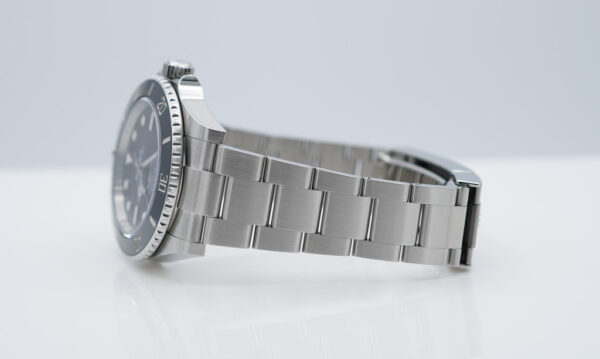 Rolex 124060 SUBMARINER NO DATE 41MM 2023 WARRANTY COMPLETE SET - Image 5