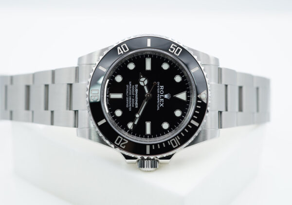 Rolex 124060 SUBMARINER NO DATE 41MM 2023 WARRANTY COMPLETE SET - Image 9