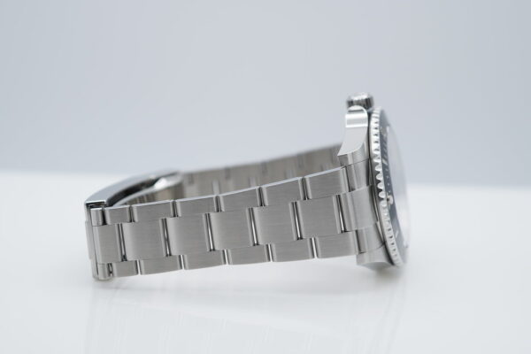 Rolex 124060 SUBMARINER NO DATE 41MM 2023 WARRANTY COMPLETE SET - Image 6