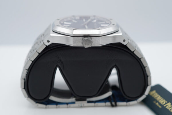 BRAND NEW Audemars PIGUET ROYAL OAK 15510ST STAINLESS STEEL BLUE DIAL 2024 FULL SET - Image 3
