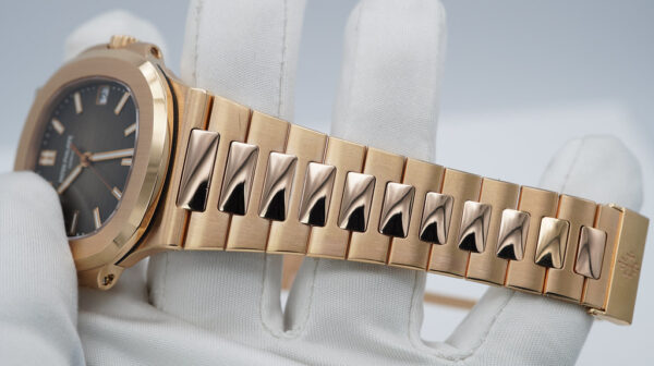 Patek PHILIPPE NAUTILUS 5711/1R 18K ROSE GOLD BROWN DIAL 2018 FULL SET - Image 5
