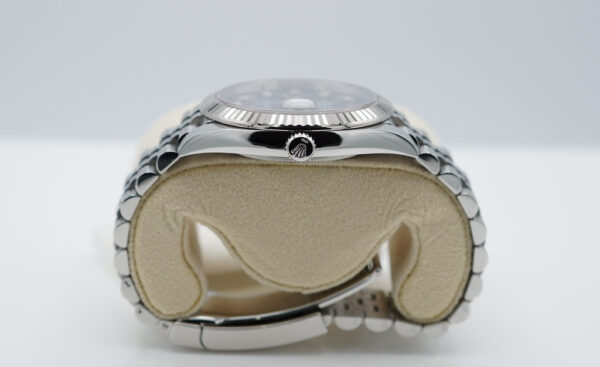 Rolex 126334 DATEJUST 41 FLUTED BEZEL BLUE DIAMOND DIAL JUBILEE BAND FULL SET - Image 3