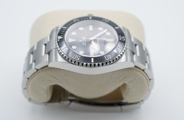 Rolex 124060 SUBMARINER NO DATE 41MM 2022 WARRANTY COMPLETE SET - Image 4