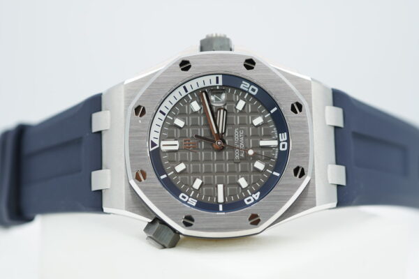 Audemars PIGUET ROYAL OAK OFFSHORE DIVER 15720ST GREY DIAL 2022 WARRANTY FULL SET - Image 10