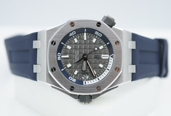 Audemars PIGUET ROYAL OAK OFFSHORE DIVER 15720ST GREY DIAL 2022 WARRANTY FULL SET - Image 9