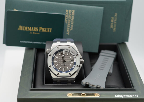 Audemars PIGUET ROYAL OAK OFFSHORE DIVER 15720ST GREY DIAL 2022 WARRANTY FULL SET - Image 2