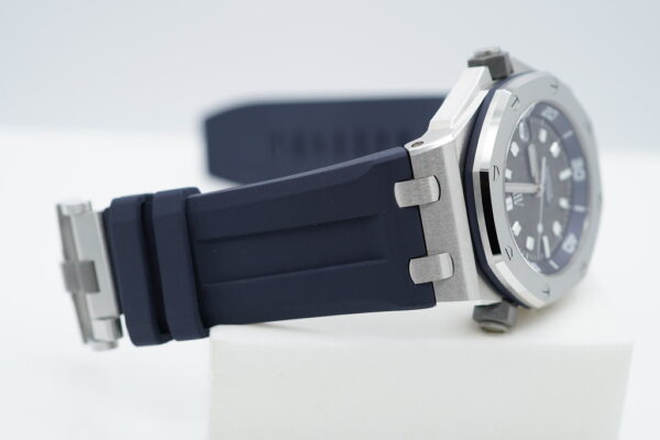 Audemars PIGUET ROYAL OAK OFFSHORE DIVER 15720ST GREY DIAL 2022 WARRANTY FULL SET - Image 6
