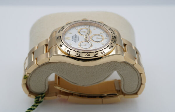 BRAND NEW Rolex 126508 DAYTONA 18K YELLOW GOLD WHITE DIAL NEW MODEL 2024 FULL SET - Image 4