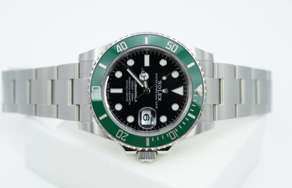 Rolex 126610LV SUBMARINER 41 GREEN MK1 BEZEL STARBUCKS 2022 WARRANTY FULL SET - Image 9
