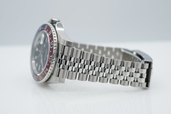 Rolex 126710BLRO PEPSI GMT MASTER II RED BLUE BEZEL JUBILEE 2023 FULL SET - Image 5
